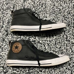 Chuck Taylor Mid-Converses